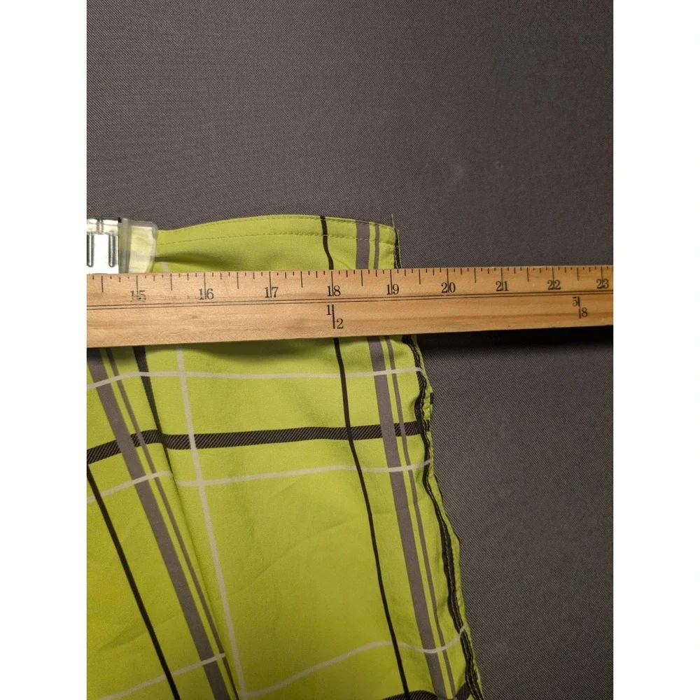 Buckle BKE Sport Board Shorts Mens 36 Lime Green Plaid Slim Fit Swim Trunks